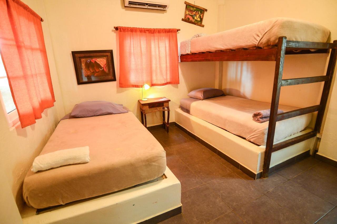 Hotel Oasis & Surf Camp Santa Catalina Exterior photo