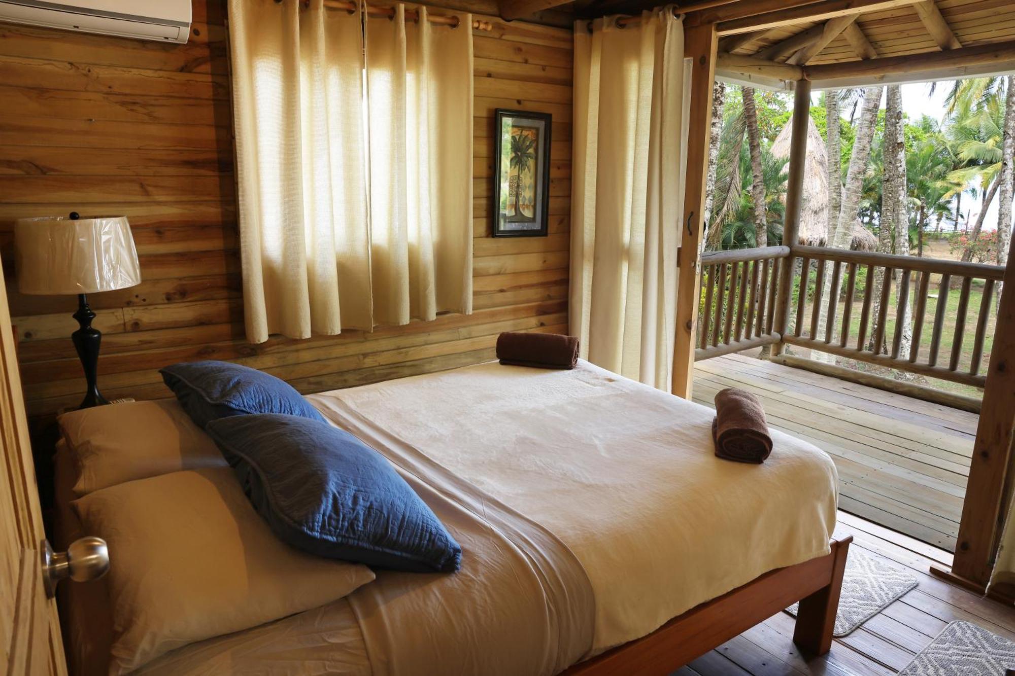 Hotel Oasis & Surf Camp Santa Catalina Exterior photo