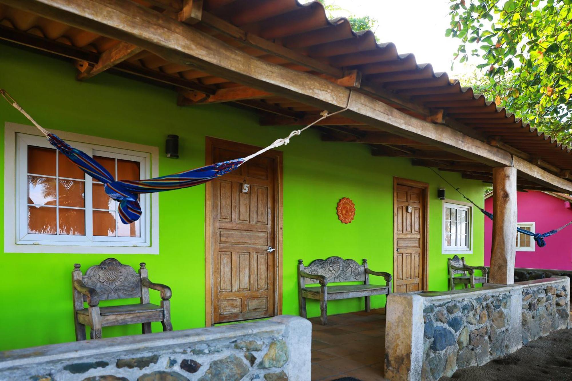 Hotel Oasis & Surf Camp Santa Catalina Exterior photo