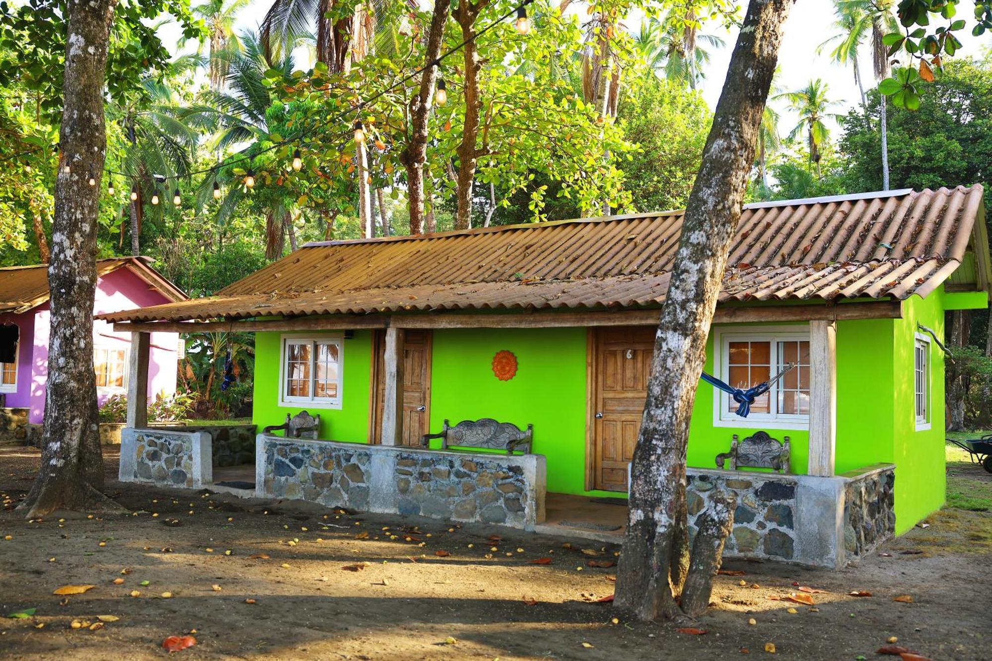 Hotel Oasis & Surf Camp Santa Catalina Exterior photo
